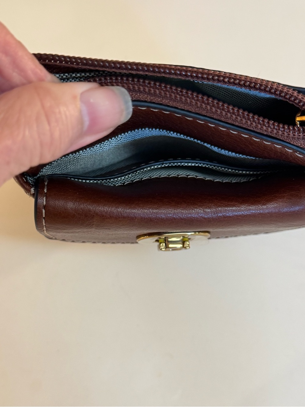 π€ NWOT FOSSIL WOMENβS HARPER LEATHER PHONE CROSSBODY BAG! - Picture 10 of 13